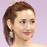 紗栄子　TV出演激増の陰にシンママの矜持「養育費は使わない」