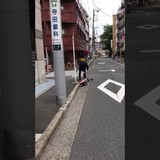 【YouTube】警察官が倒れている人に暴行している動画