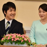 消えた小室圭さんの名前…秋篠宮さま断念でまさかの婚約復活も