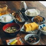 コンビニ飯を100均食器に盛り付けたら...　まさかの完成度に「もはや高級旅館の朝食です」