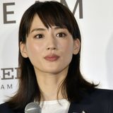 綾瀬はるか、デビュー20年　若手女優台頭する中で誰にも負けない魅力