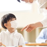 正義感が強い子どもが「マスク警察」に…街で、学校で、マスク未着用の人を厳しく取り締まった結果