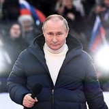 プーチン大統領160万円ダウン着用に批判殺到！ロシア国民の平均年収は77万円…「北朝鮮と似てきた」の声も