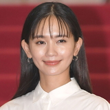 中村ゆり「４０歳ユリマリ」元相棒ｍａｒｉと買い物　美女２人