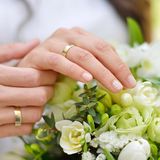 カネのない結婚は不幸になるだけ…｢年収400万円｣を最低条件にする婚活女性を笑えない理由